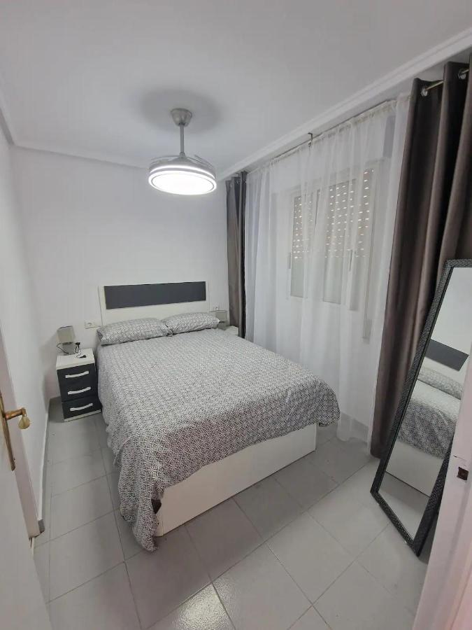 Almudena Apartments Torrevieja Luaran gambar