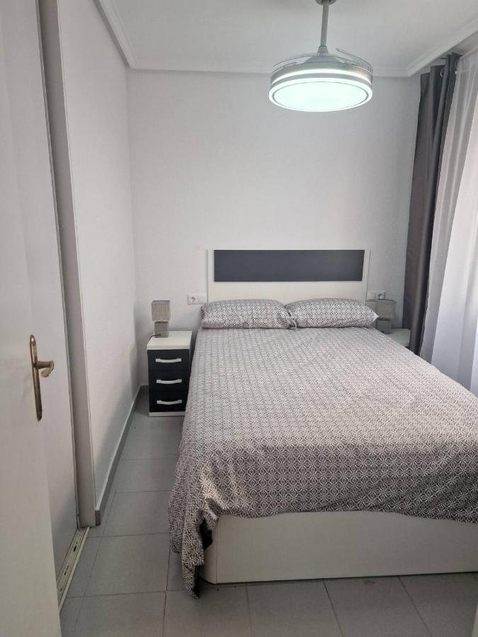 Almudena Apartments Torrevieja Luaran gambar