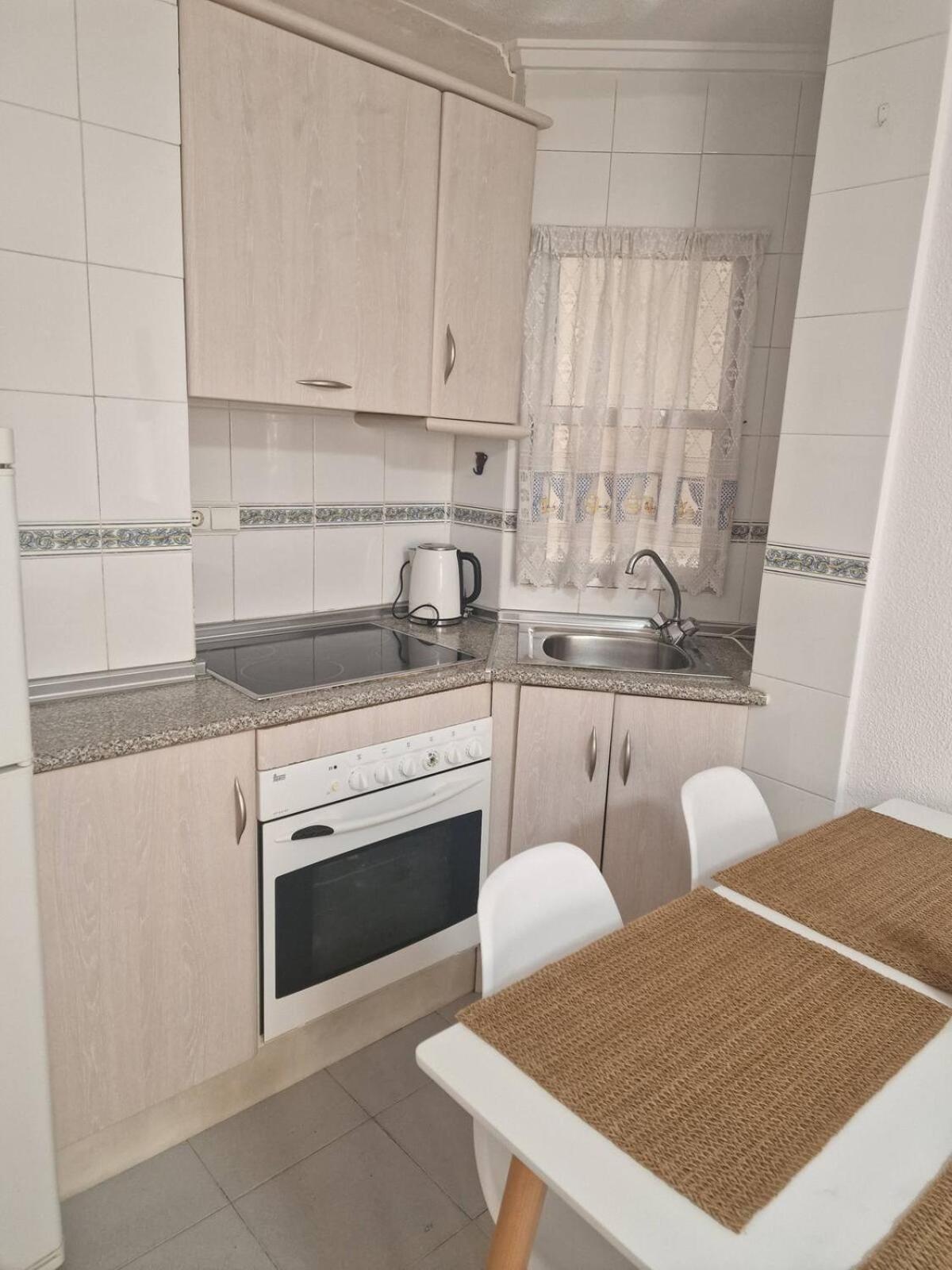 Almudena Apartments Torrevieja Luaran gambar